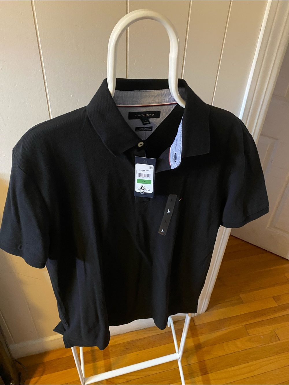 Men’s custom fit Tommy Hilfiger polo size large new color black